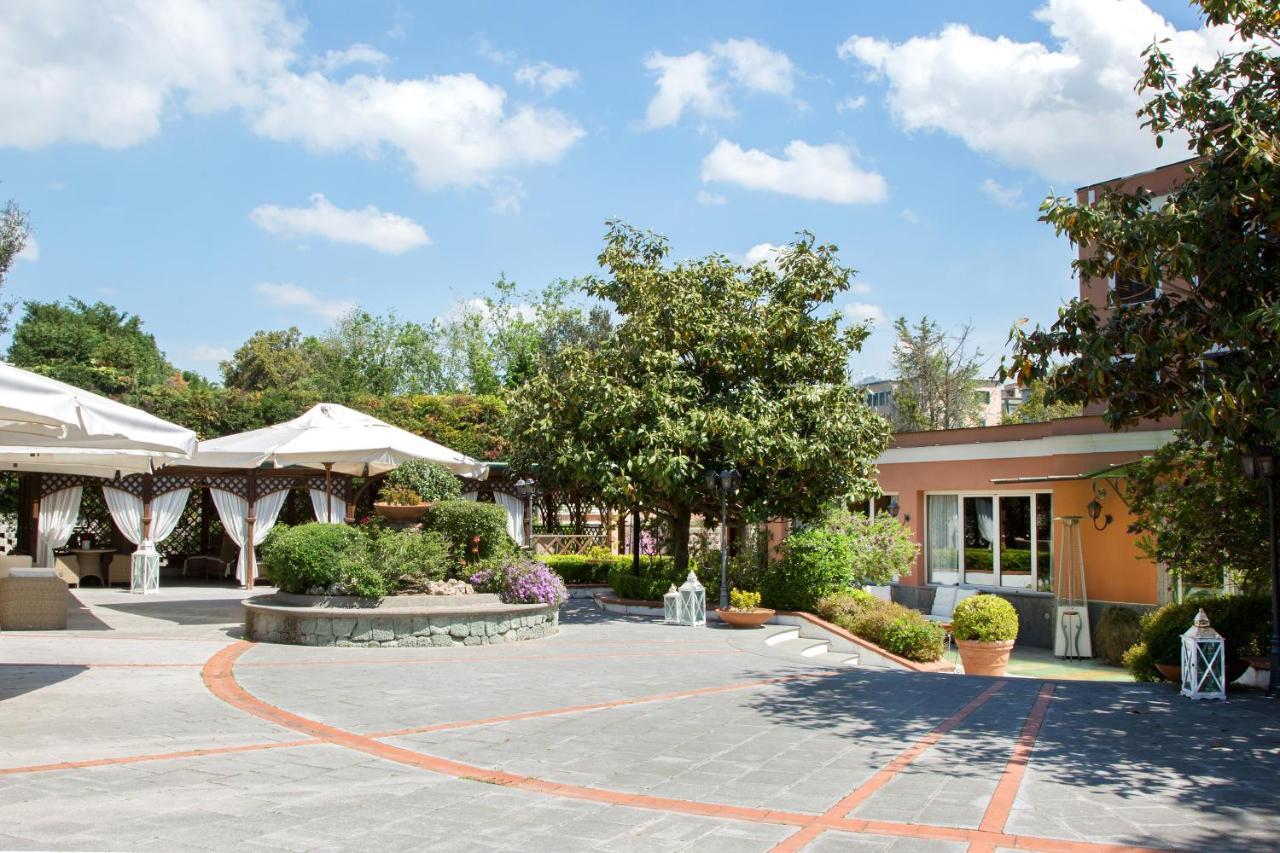 Montespina Park Hotel Naples Exterior photo